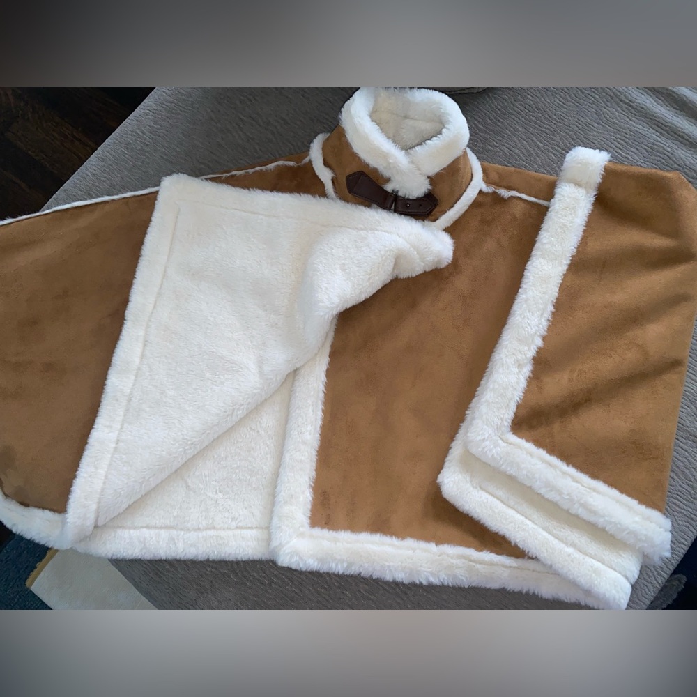 RACHEL ZOE Tan Faux Suede Cape with Cream Faux Fur - One Size - NEW